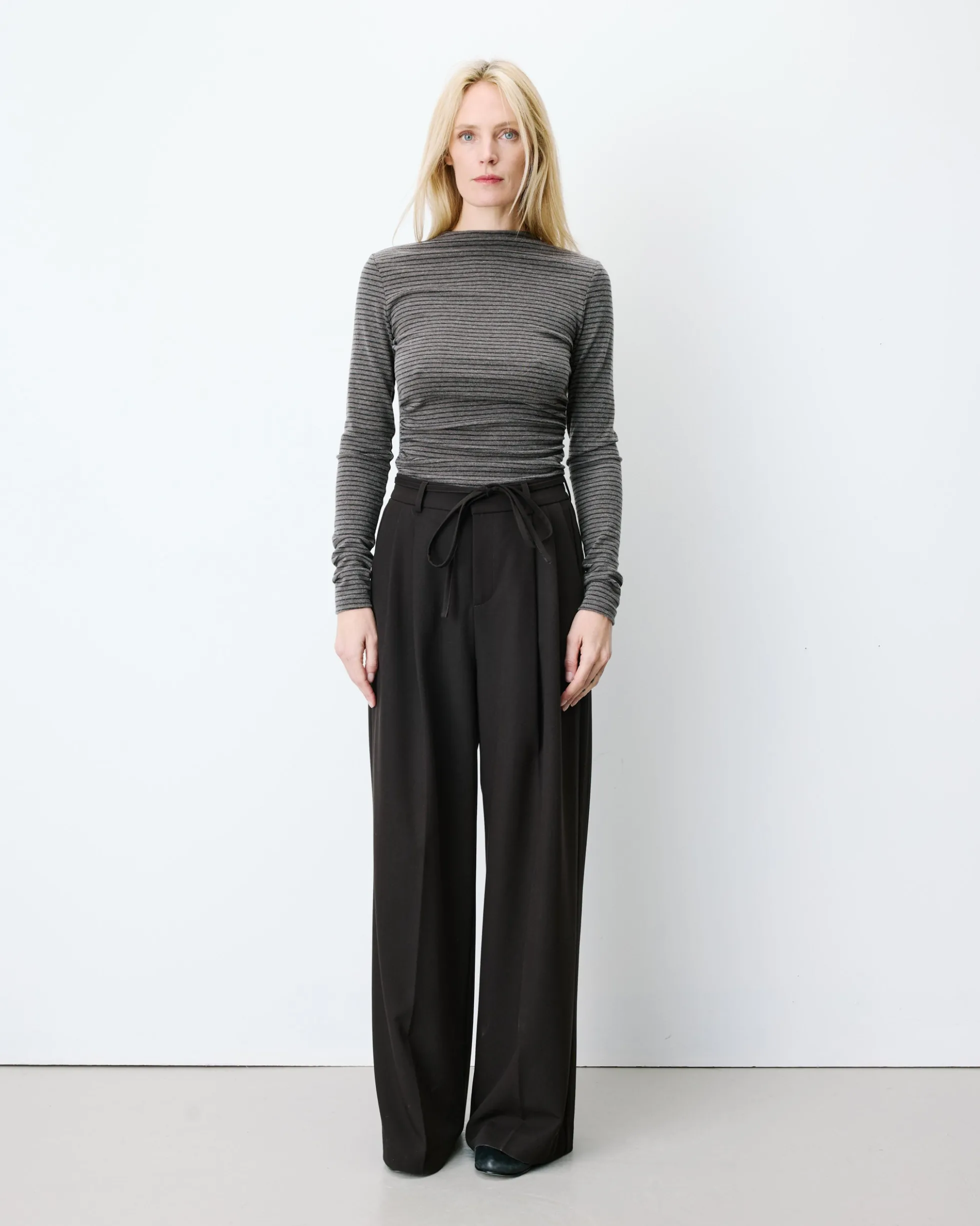 Pantalon tailleur ample ceinture nouable chocolat Ardoise