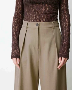 Pantalon tailleur court large à plis beige Atlantis