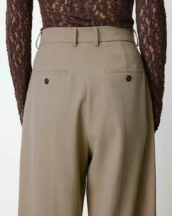 Pantalon tailleur court large à plis beige Atlantis