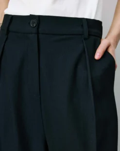 Pantalon tailleur court large à plis marine Atlantis