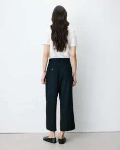 Pantalon tailleur court large à plis marine Atlantis