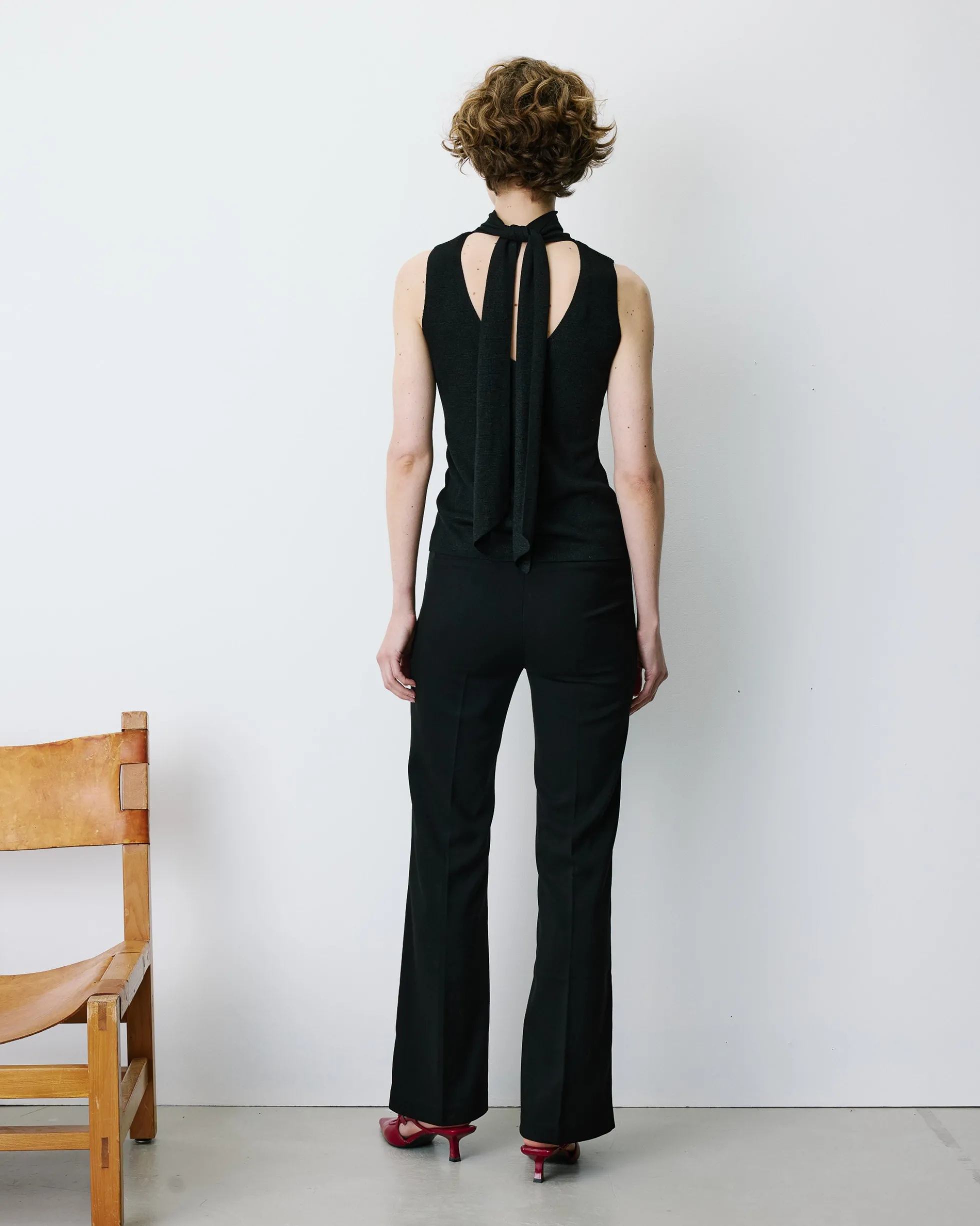 Pantalon tailleur flare à ceinture plate noir Bryan