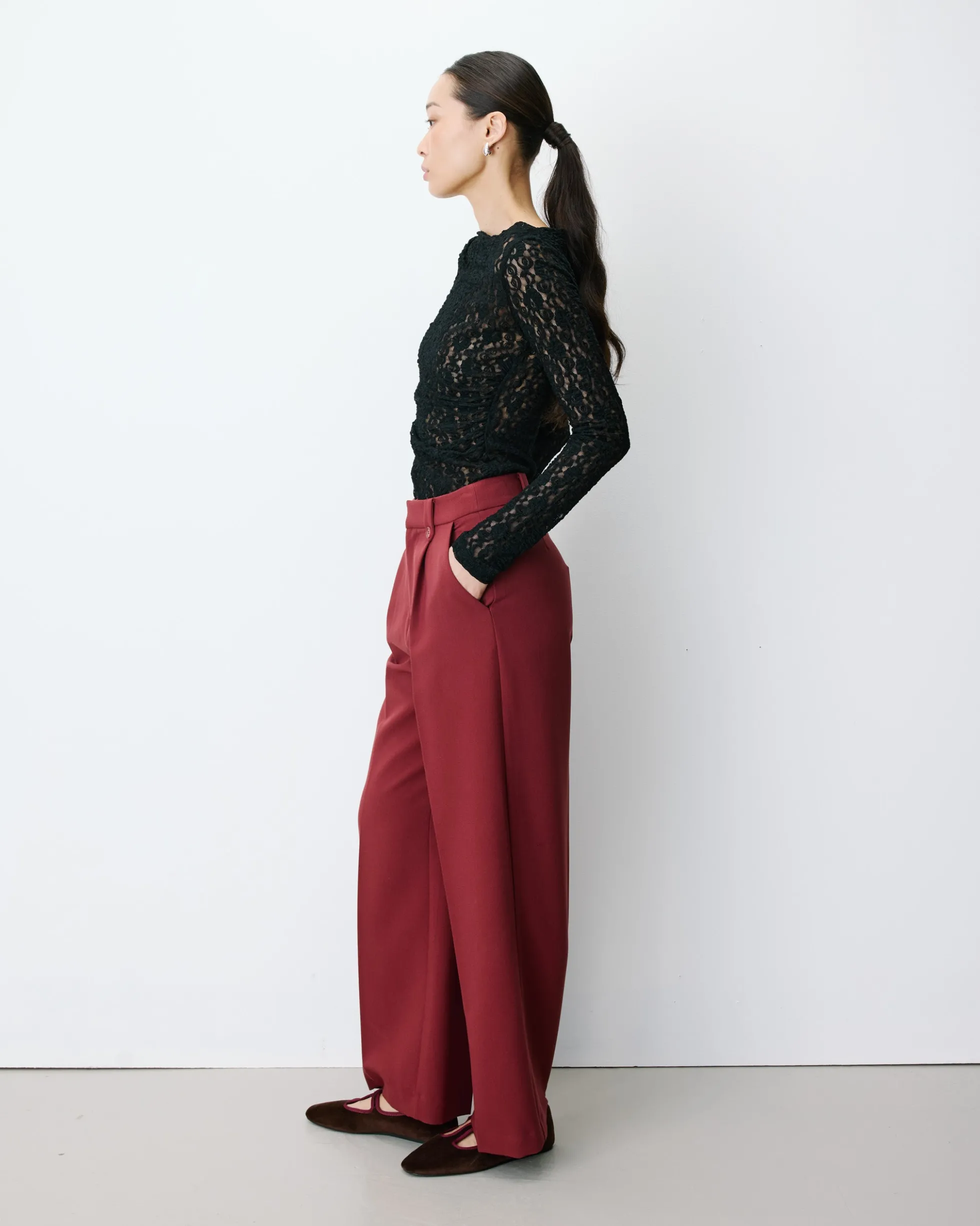 Pantalon tailleur large à plis terracotta Nilay