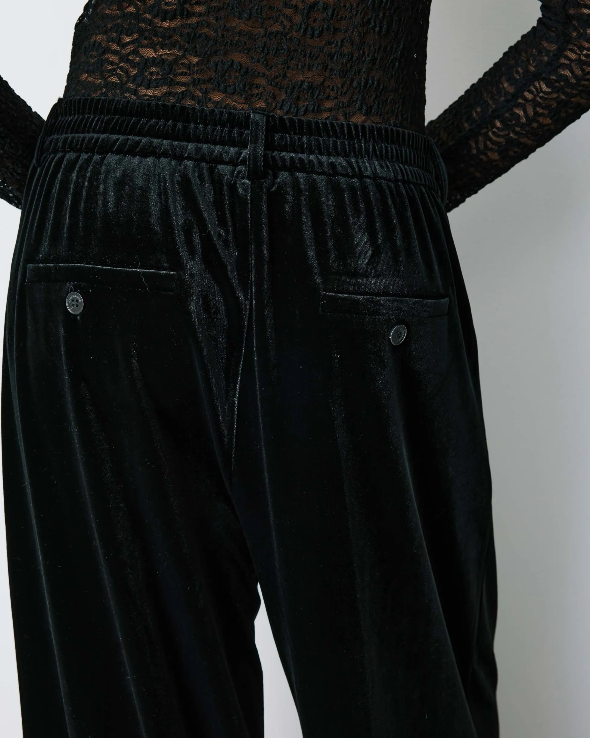 Pantalon tailleur oversize en velours noir Benson