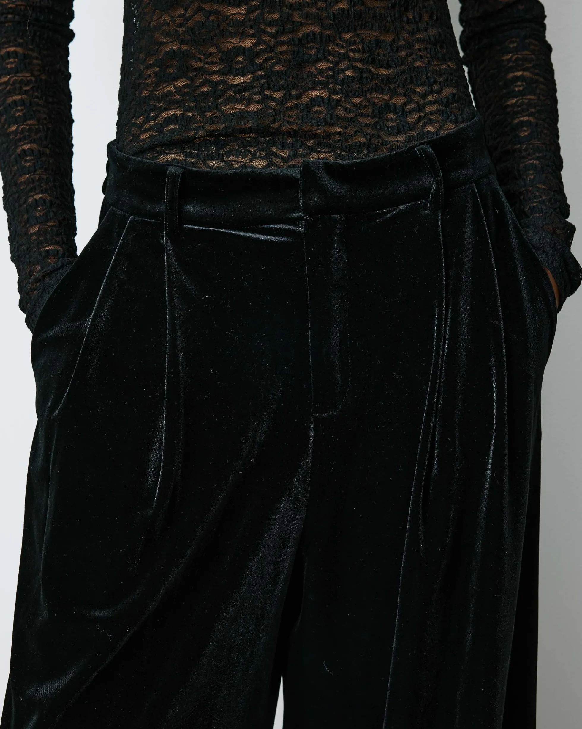 Pantalon tailleur oversize en velours noir Benson