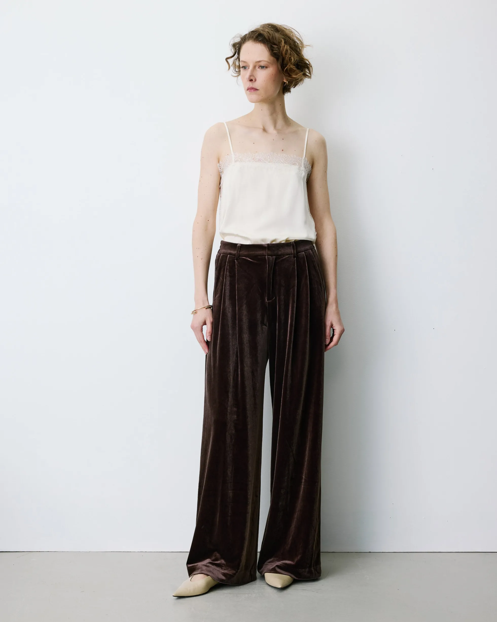 Pantalon tailleur oversize en velours chocolat Benson