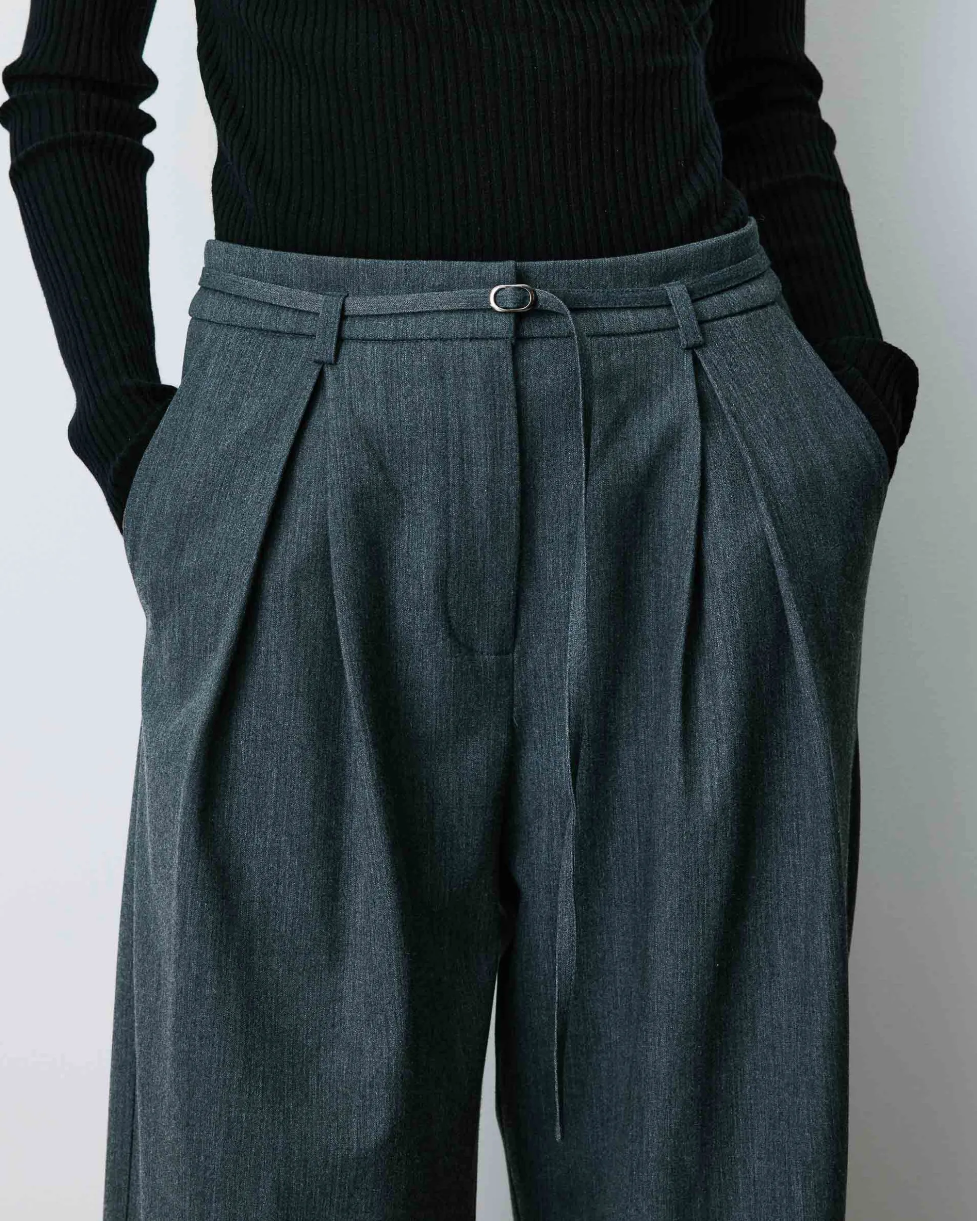 Pantalon tailleur oversize à plis ceinturé anthracite Barclay