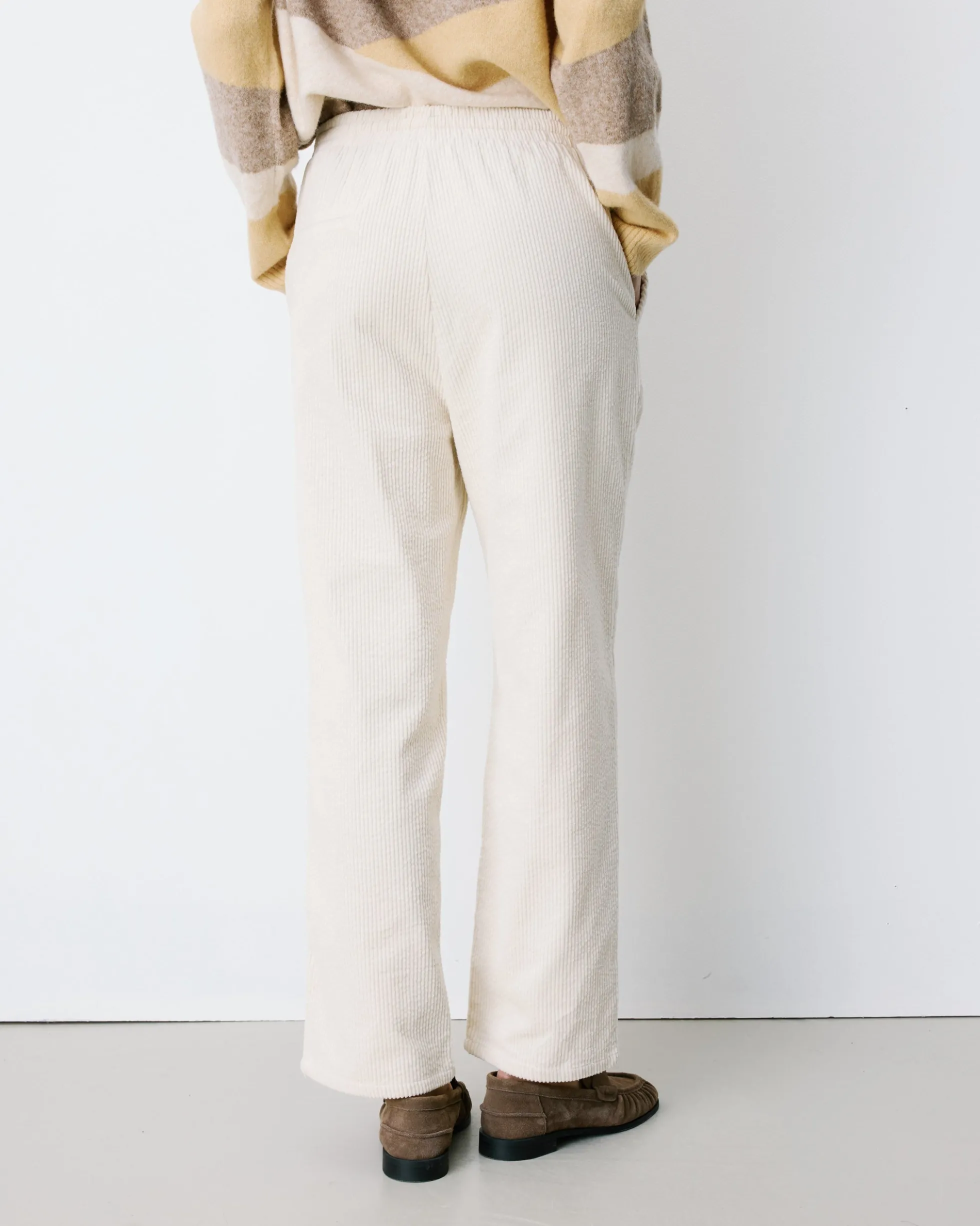 Pantalon velours côtelé taille ajustable ecru Liberty