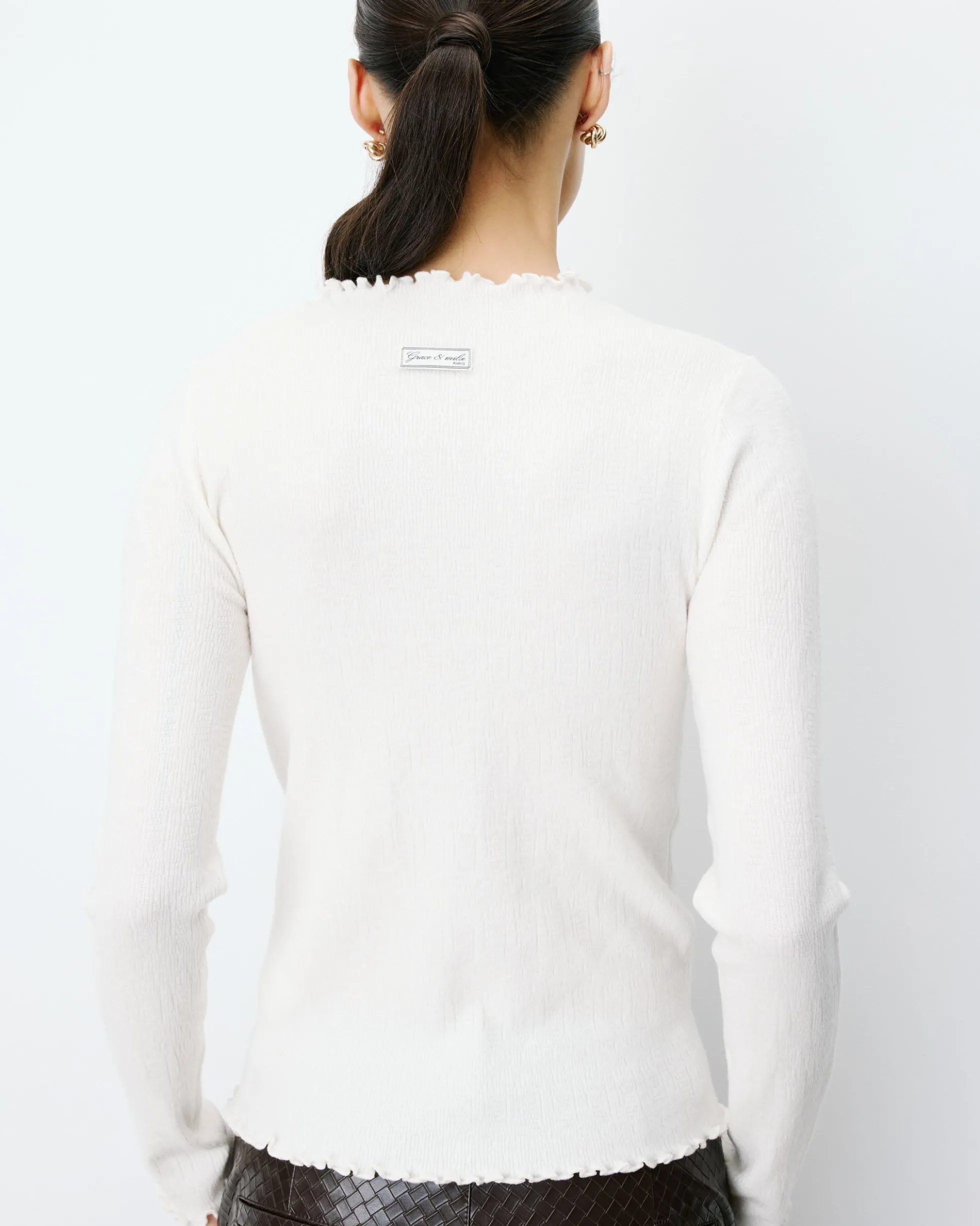 Pull ajusté en maille fine col montant ivoire Alino
