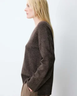 Pull ample col V en maille lurex chocolat Salvador