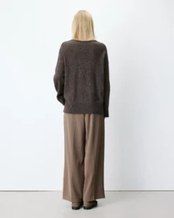 Pull ample col V en maille lurex chocolat Salvador