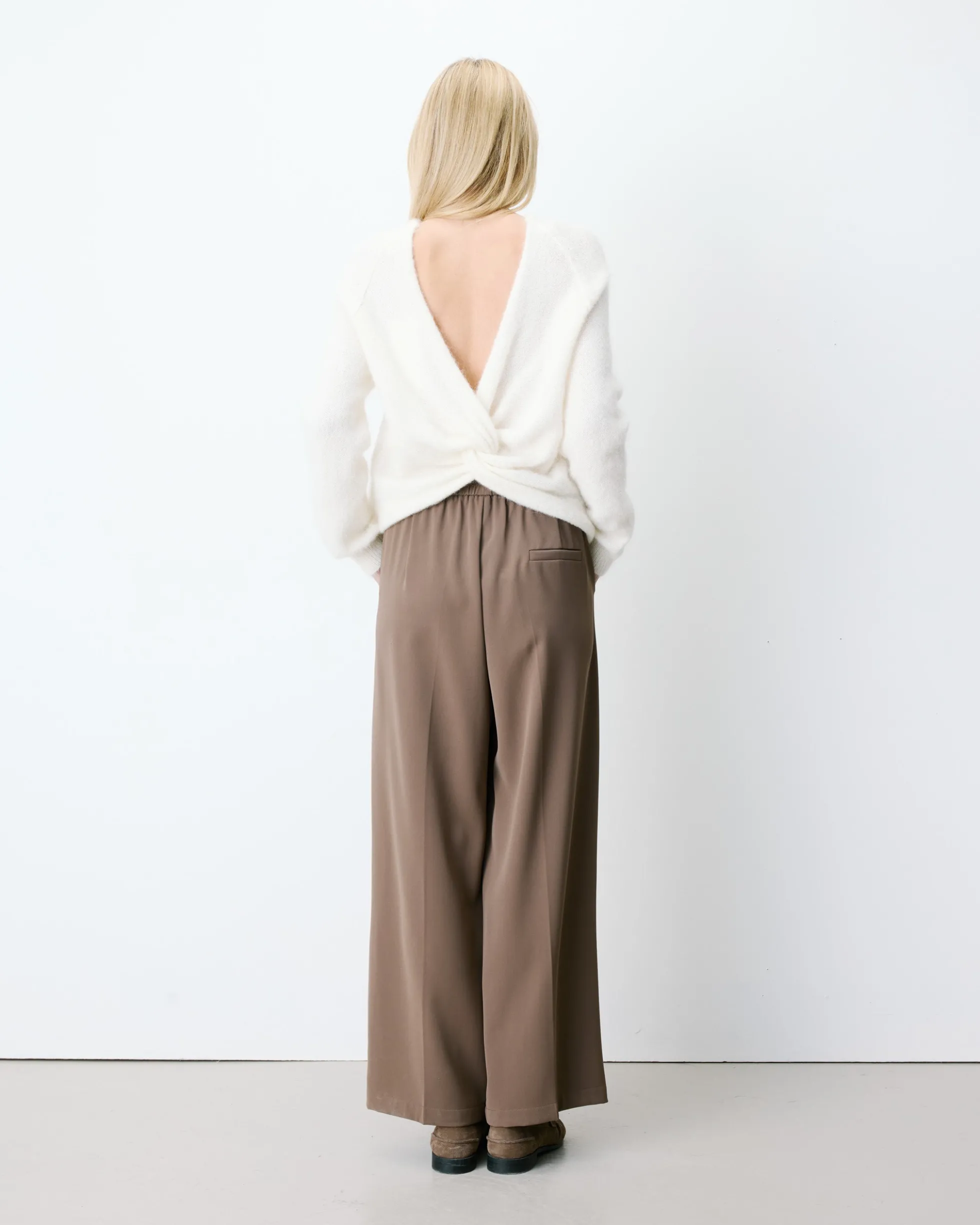 Pull ample en maille dos nu croisé ivoire Anthemis