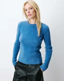 Pull doux près du corps col rond bleuet Auryn