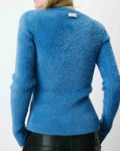 Pull doux près du corps col rond bleuet Auryn