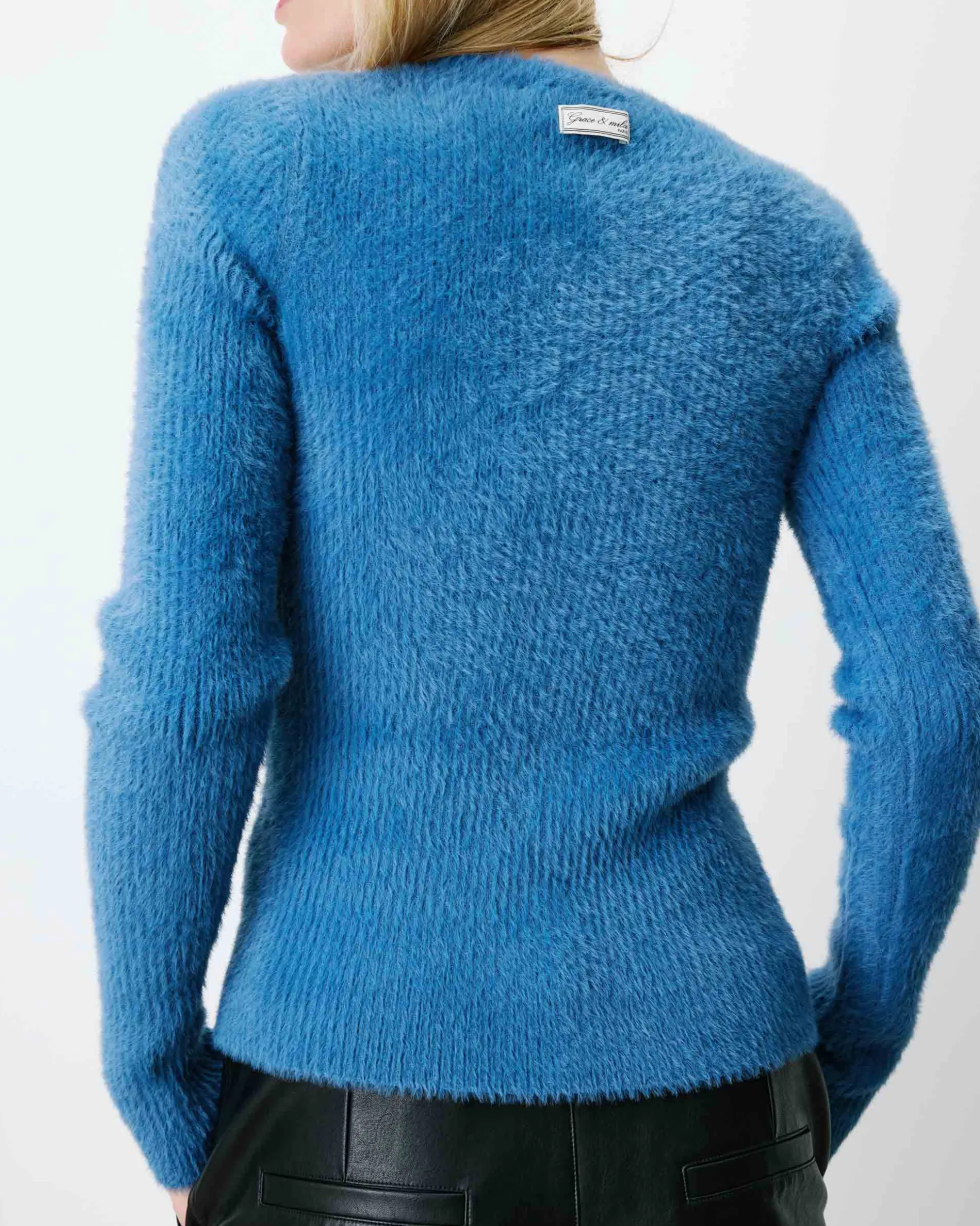 Pull doux près du corps col rond bleuet Auryn