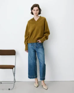 Pull droit col V en maille olive Alden