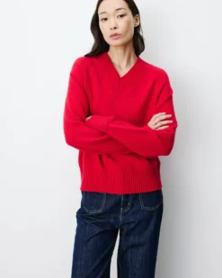 Pull droit col V en maille rouge Alden