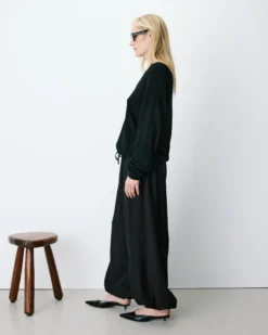 Pull en maille à col V en dentelle noir Augustin