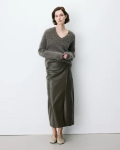 Pull large doux en mohair mélangé col V taupe Adorable