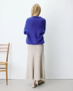 Pull large doux en mohair mélangé col V cobalt Adorable