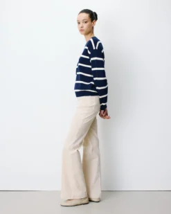 Pull à logo universitaire brodé marine Ashford