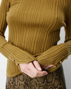Pull maille fine près du corps col montant olive Aloe
