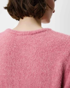 Pull manches courtes à message brodé blush Austyn