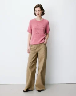 Pull manches courtes à message brodé blush Austyn