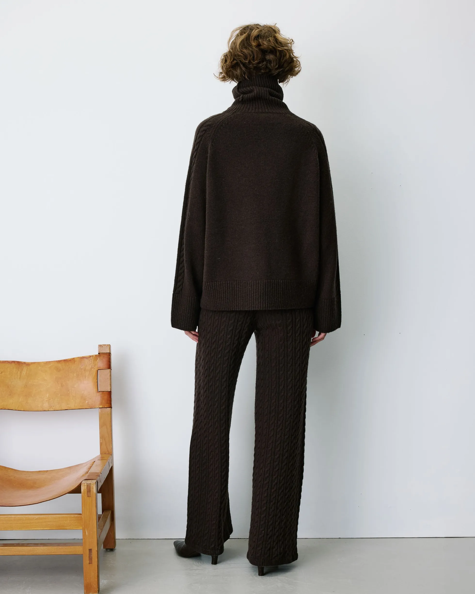 Pull oversize col roulé en maille torsadée chocolat Bastille