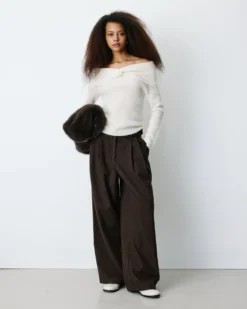 Pull à épaules dénudées manches longues ecru Bisou