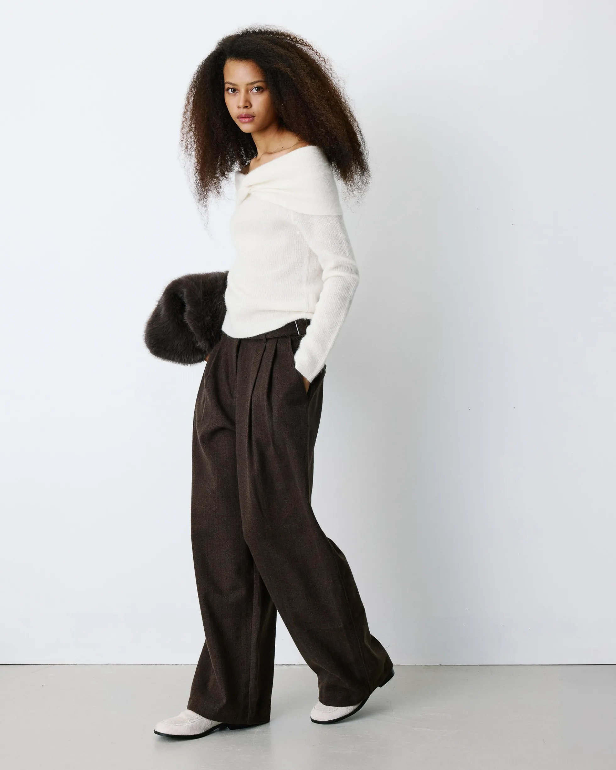 Pull à épaules dénudées manches longues ecru Bisou