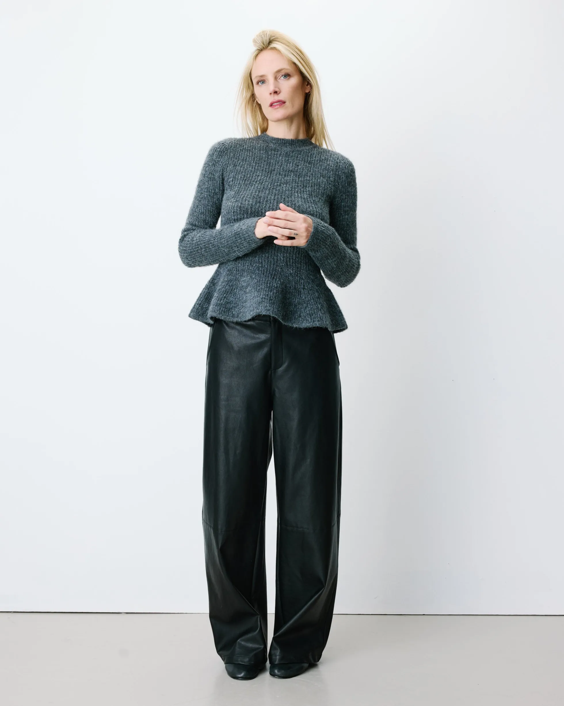 Pull peplum en maille côtelée col cheminée anthracite Alvar