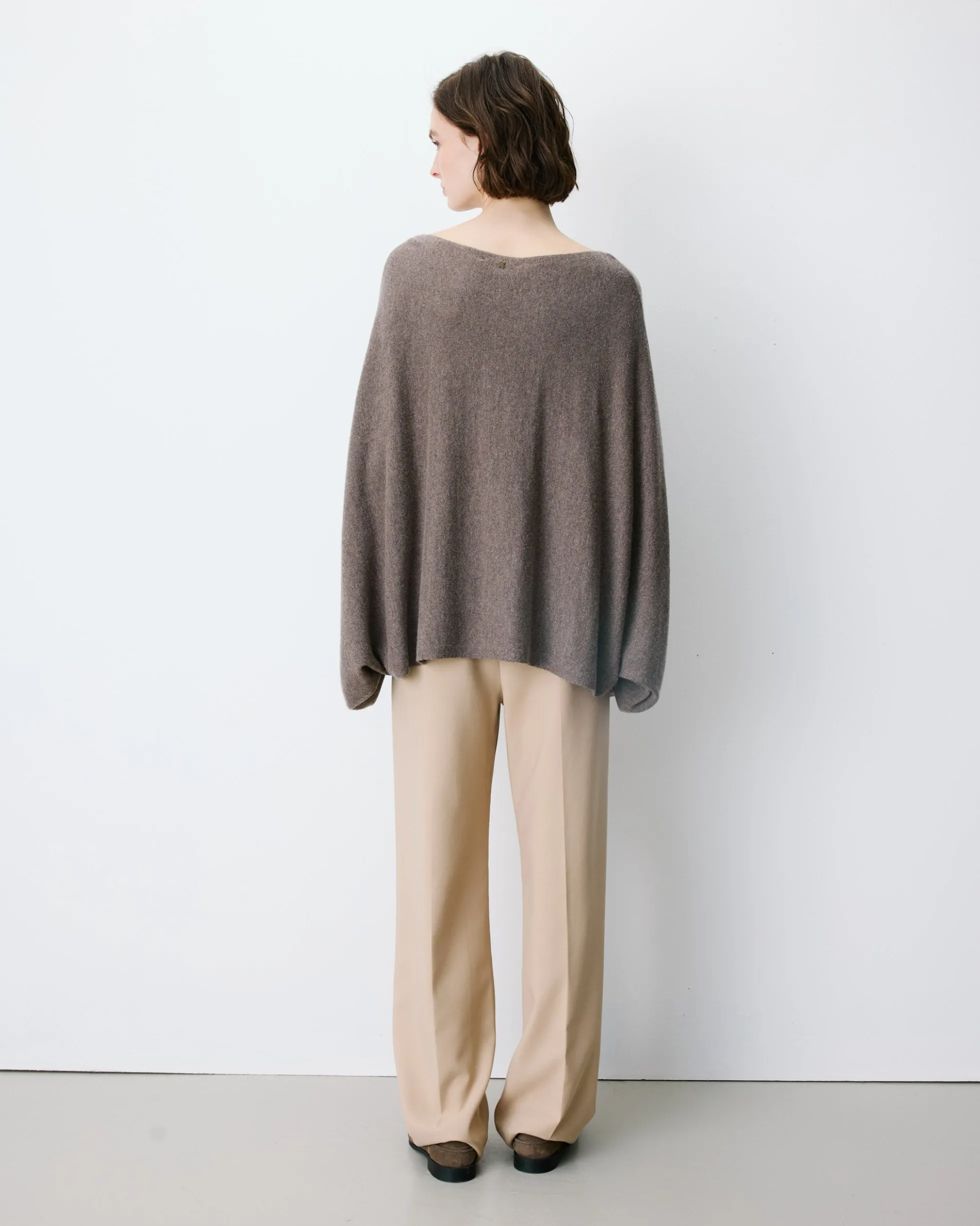 Pull poncho col bateau manches larges taupe Adela