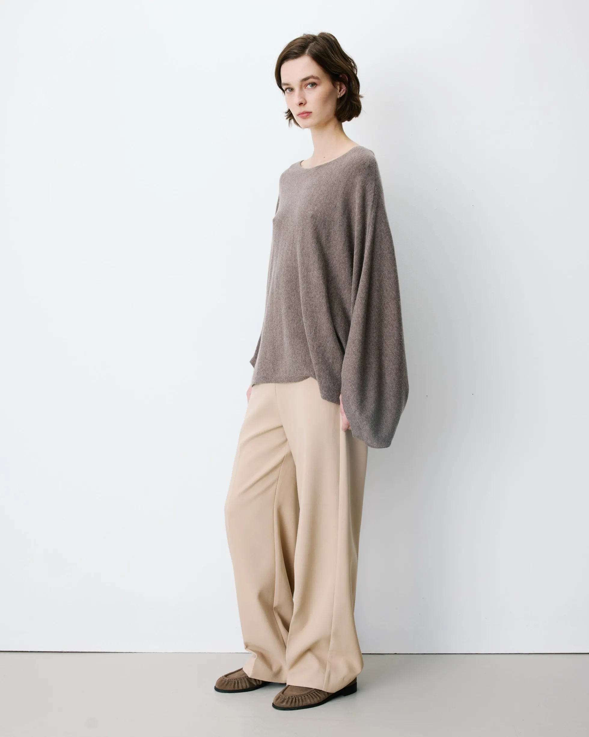 Pull poncho col bateau manches larges taupe Adela
