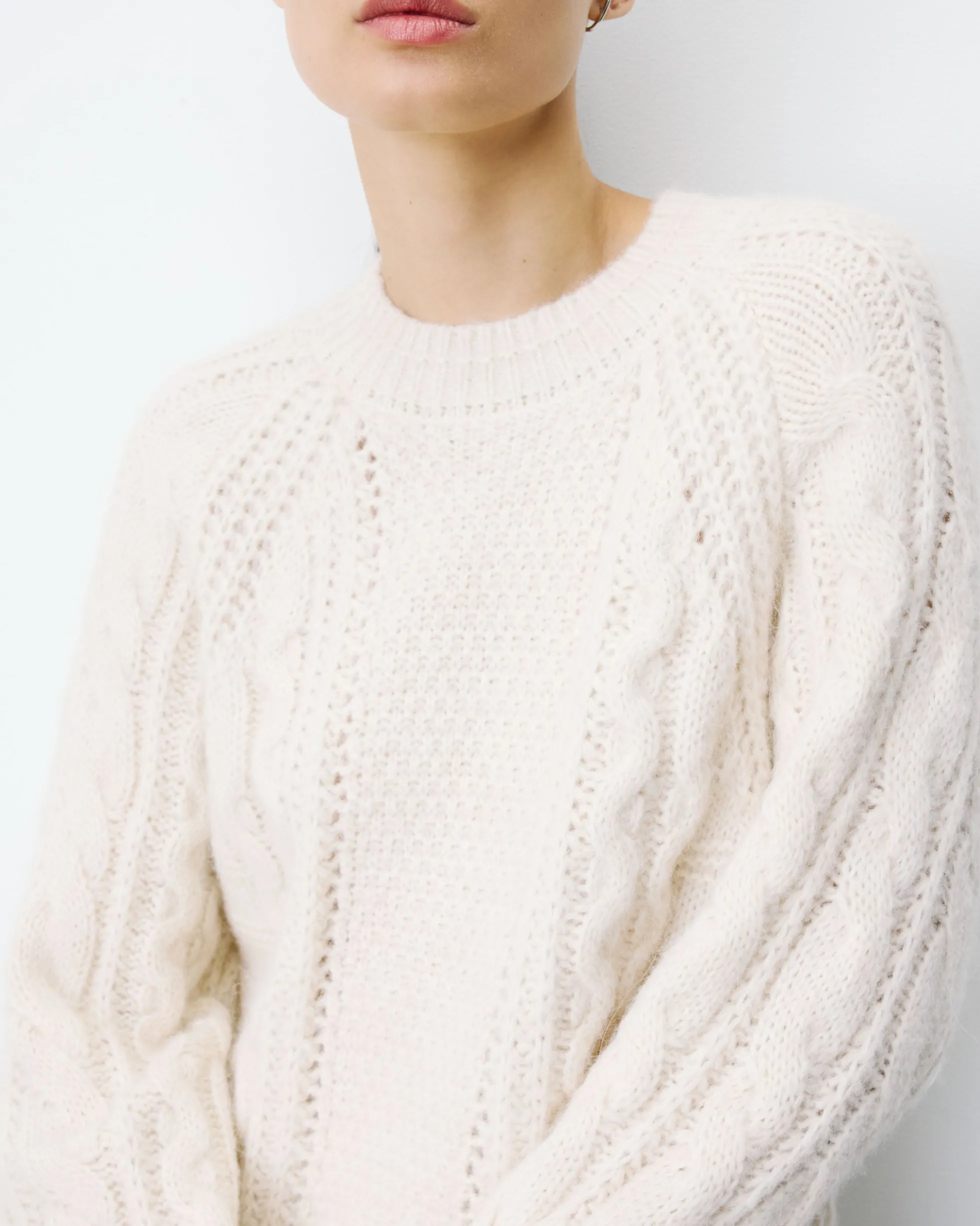 Pull torsadé ample col rond ecru Amparo