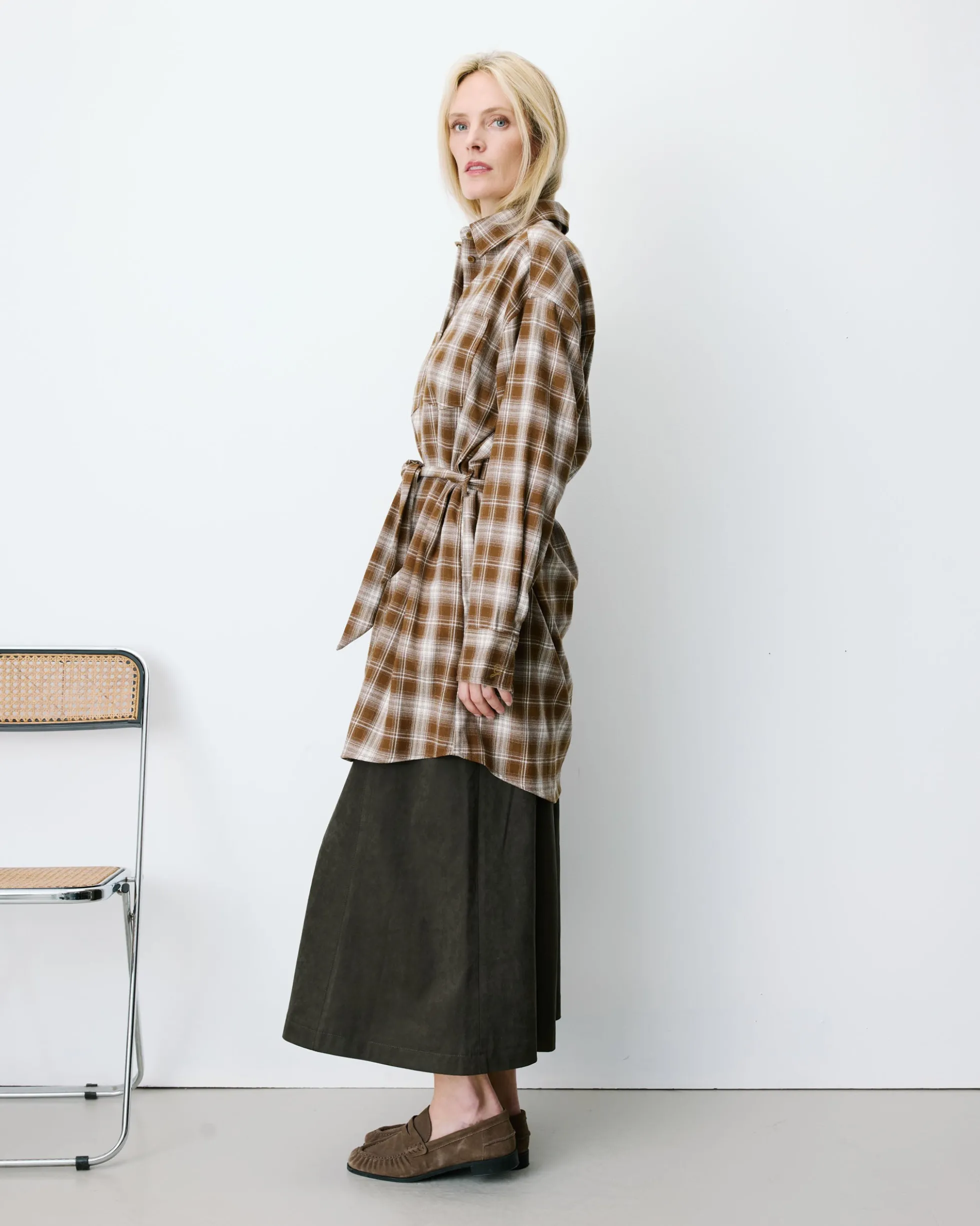 Robe chemise courte à carreaux ceinturée coffee Amaya