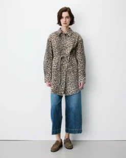 Robe chemise courte en denim à motif leo Alizee