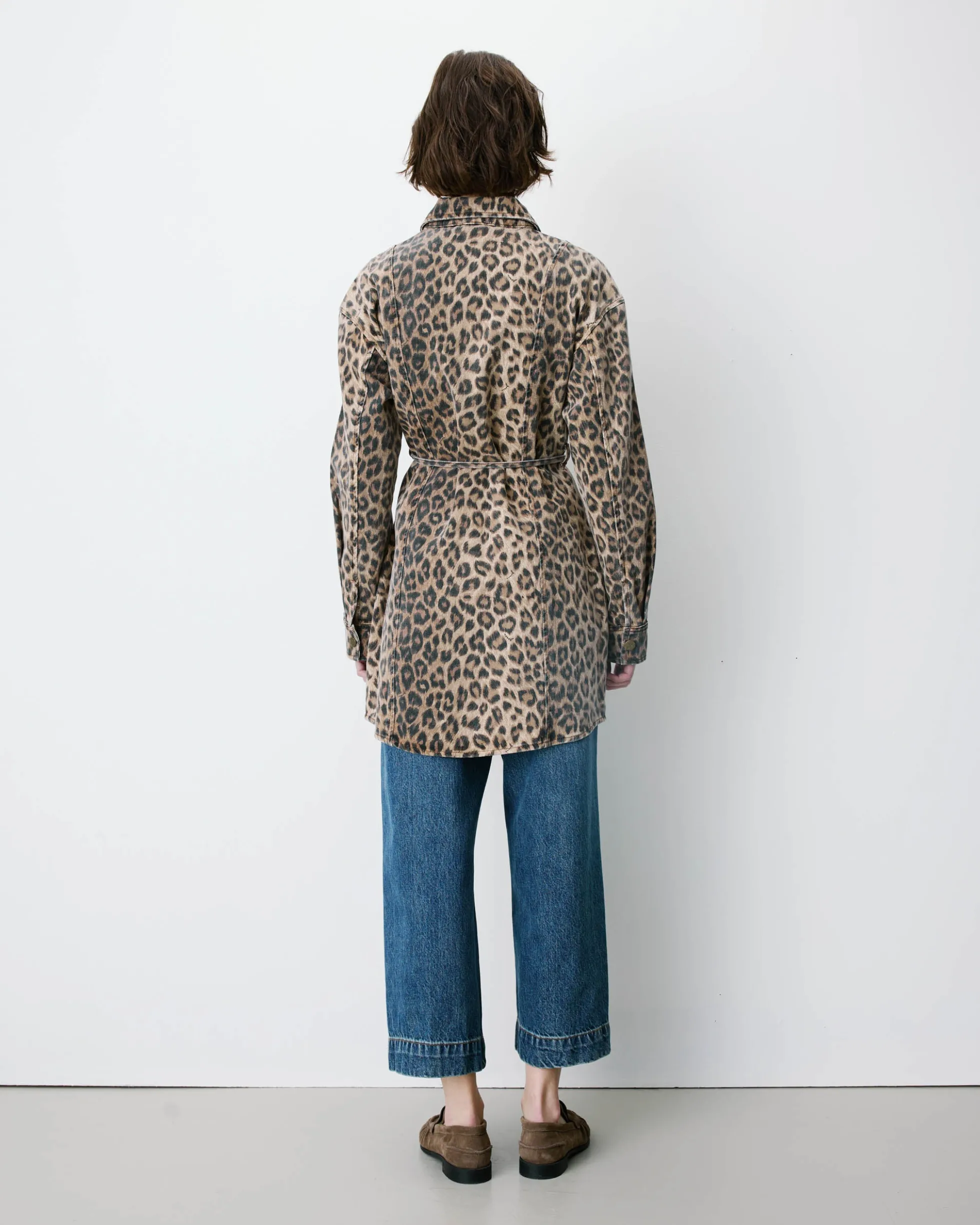 Robe chemise courte en denim à motif leo Alizee