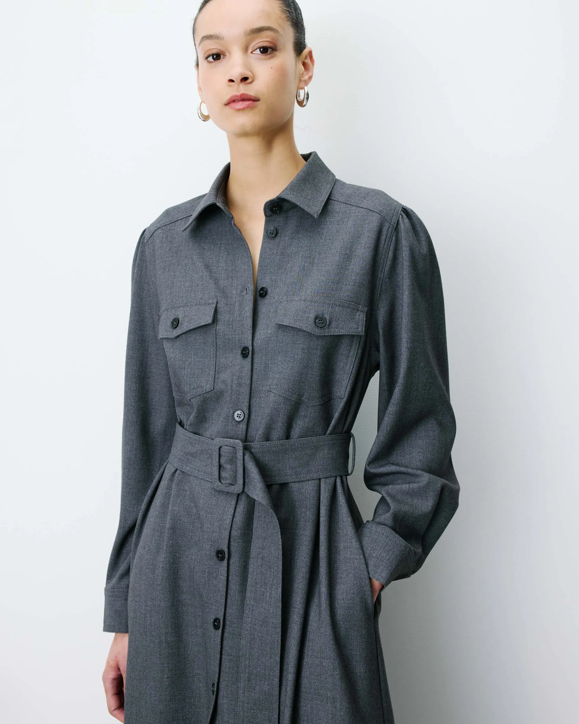 Robe chemise longue cintrée à la taille anthracite Arella