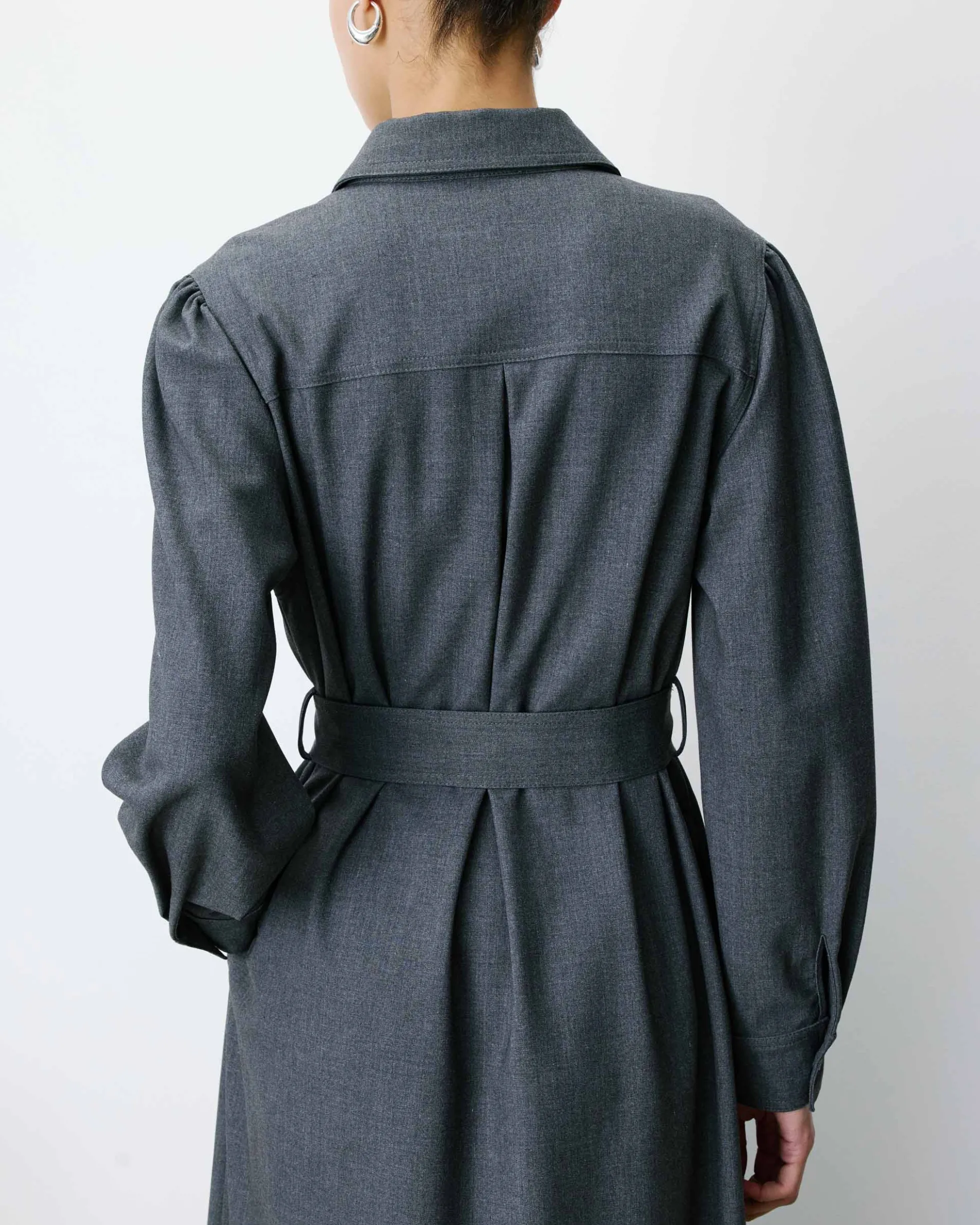 Robe chemise longue cintrée à la taille anthracite Arella