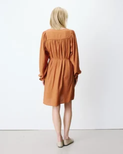 Robe courte col V manches bouffantes camel Alienor