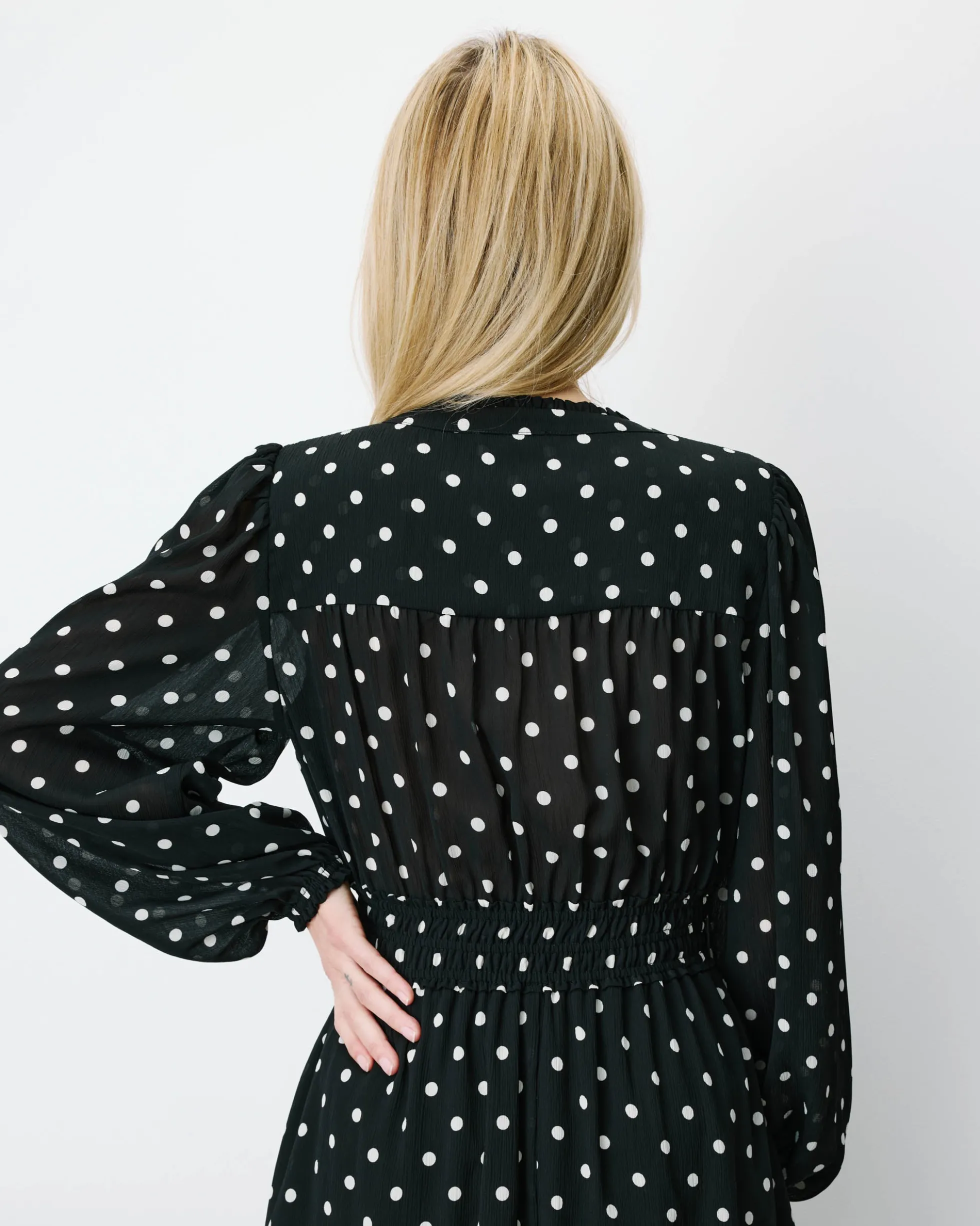Robe courte fluide manches longues bouffantes pois Ailona