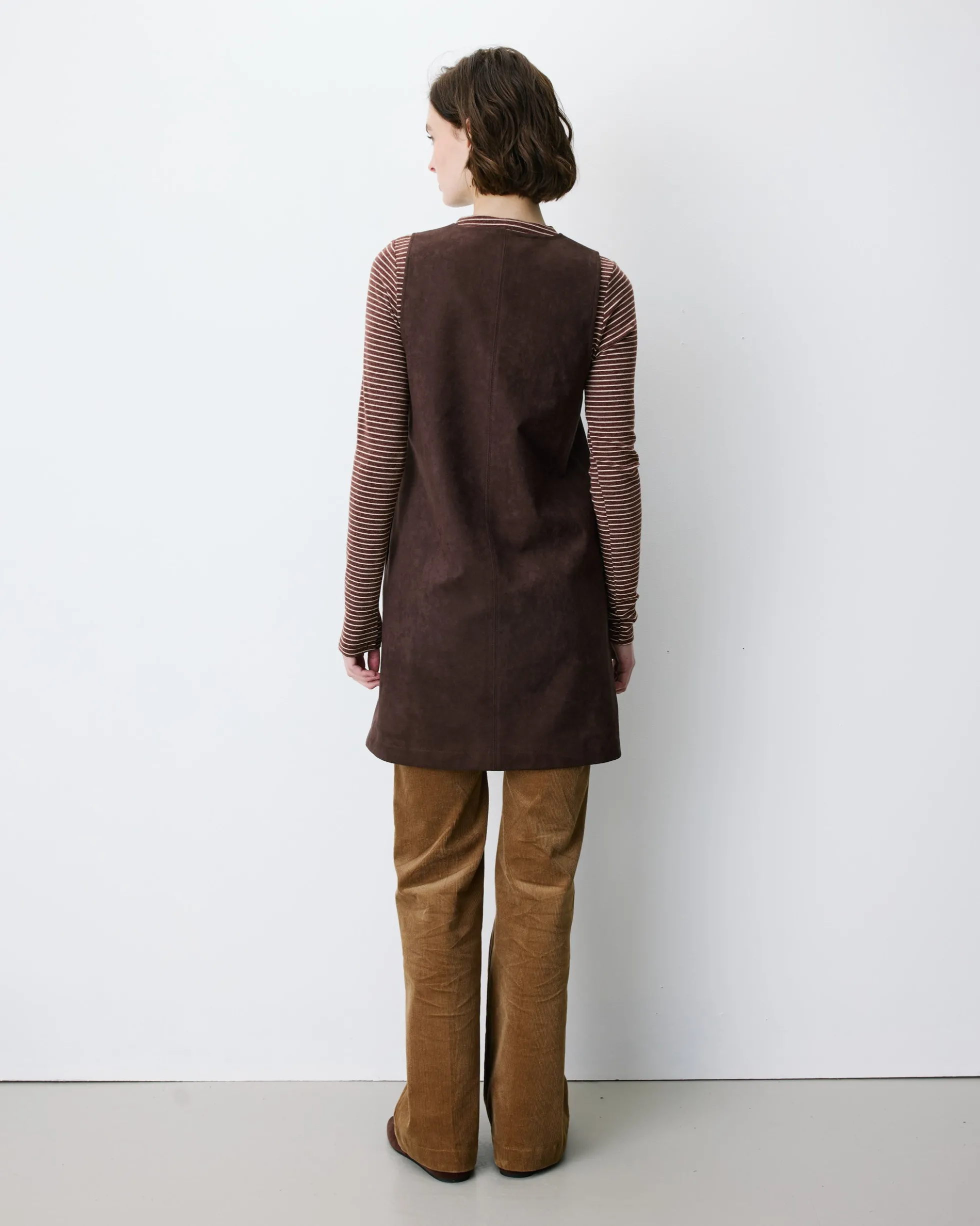 Robe courte sans manches en suédine chocolat Anaya
