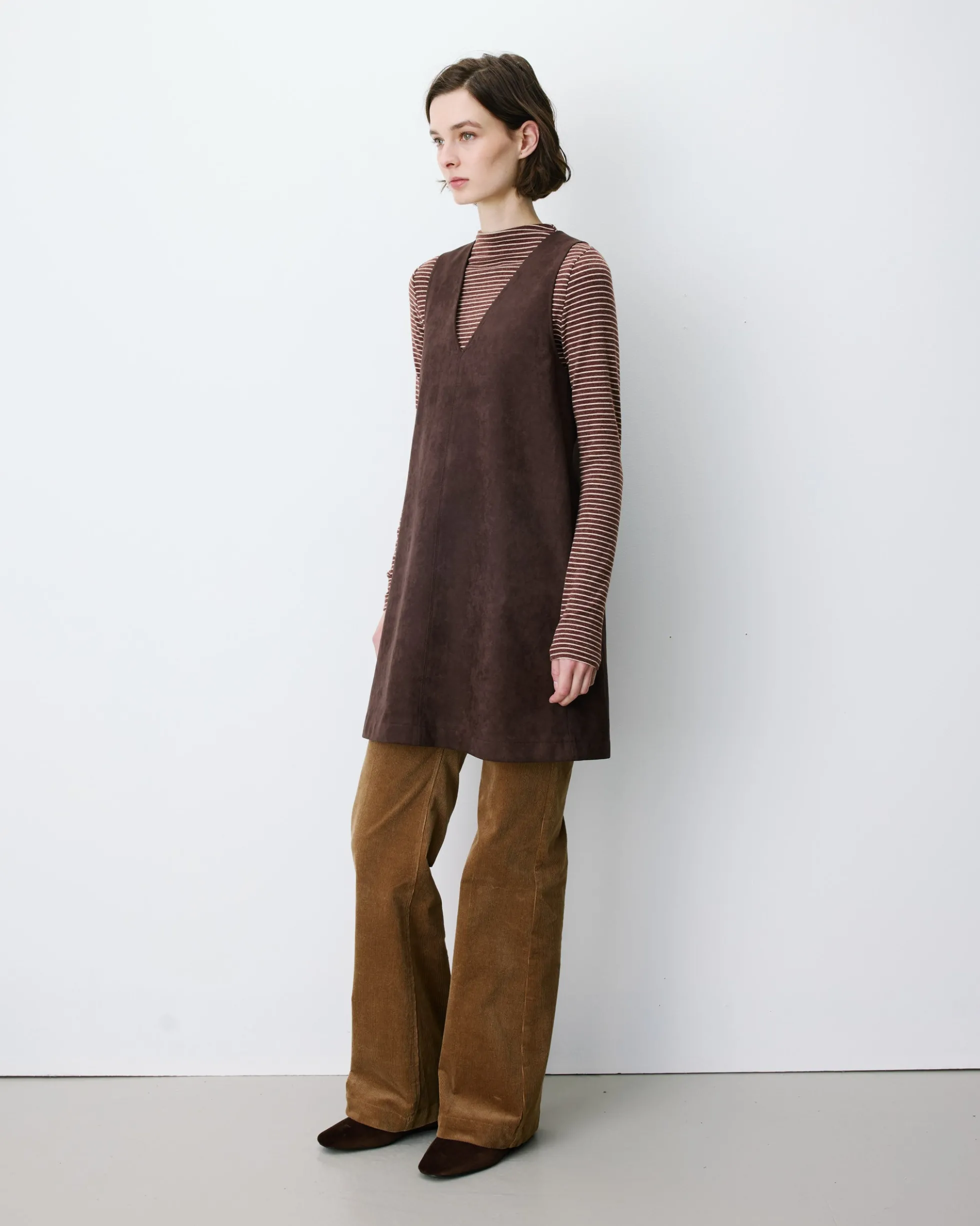 Robe courte sans manches en suédine chocolat Anaya