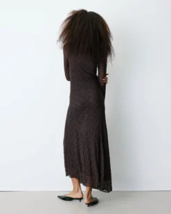 Robe longue en dentelle froncée chocolat Bianca