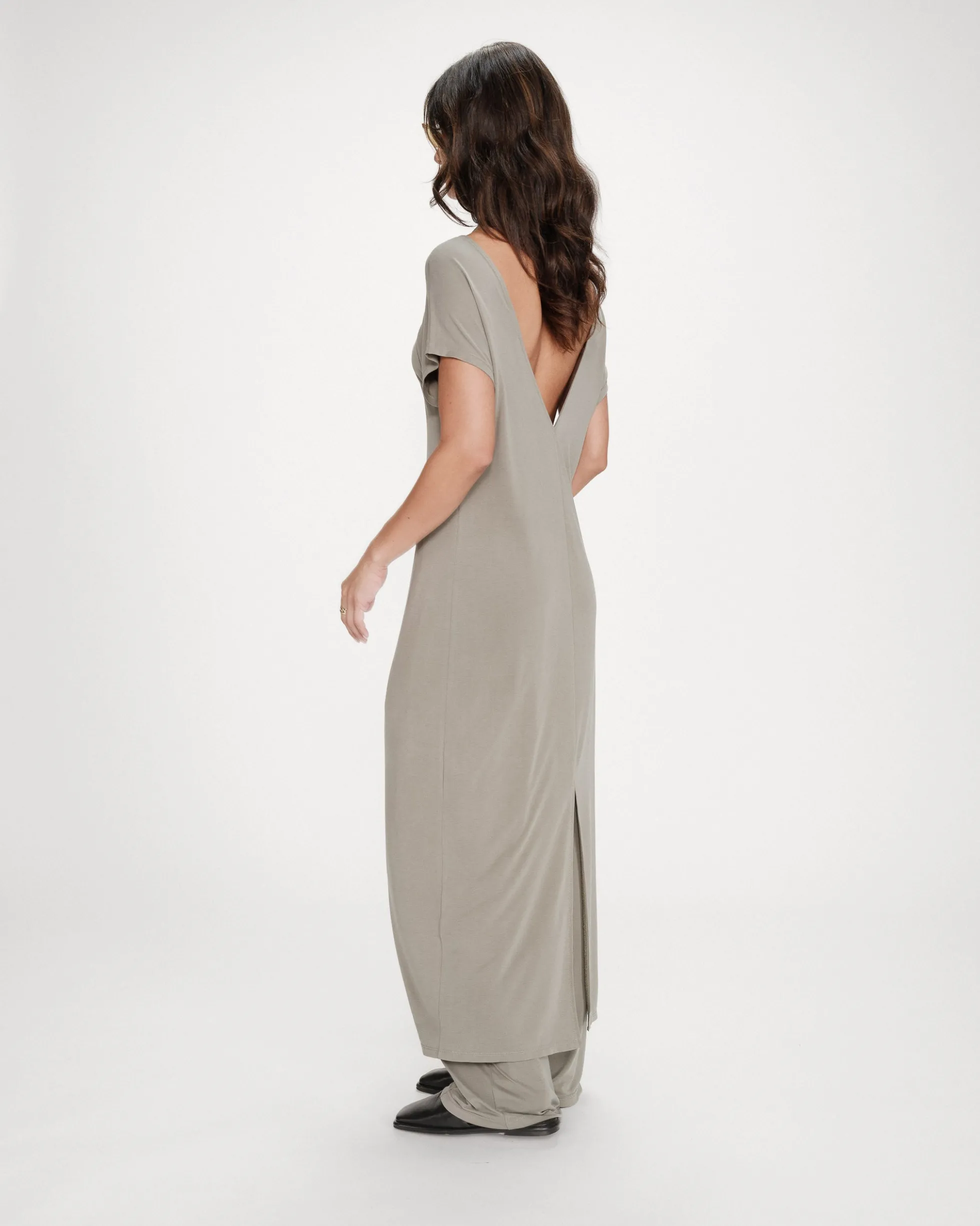 Robe longue légère en modal manches courtes kaki Peace