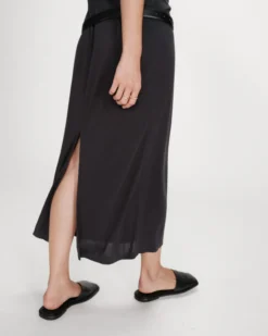 Robe longue légère en modal manches courtes carbone Peace