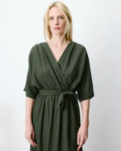 Robe longue évasée col V croisé kaki Amelia