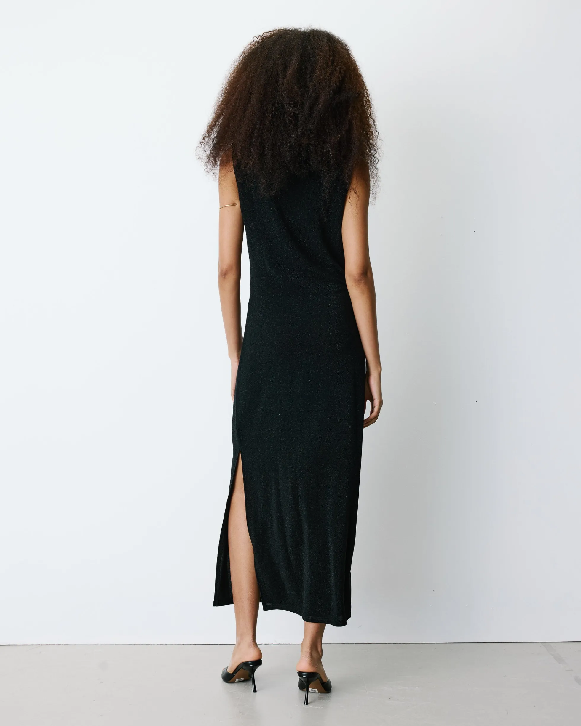 Robe mi-longue cintrée en jersey lurex noir Brigitte
