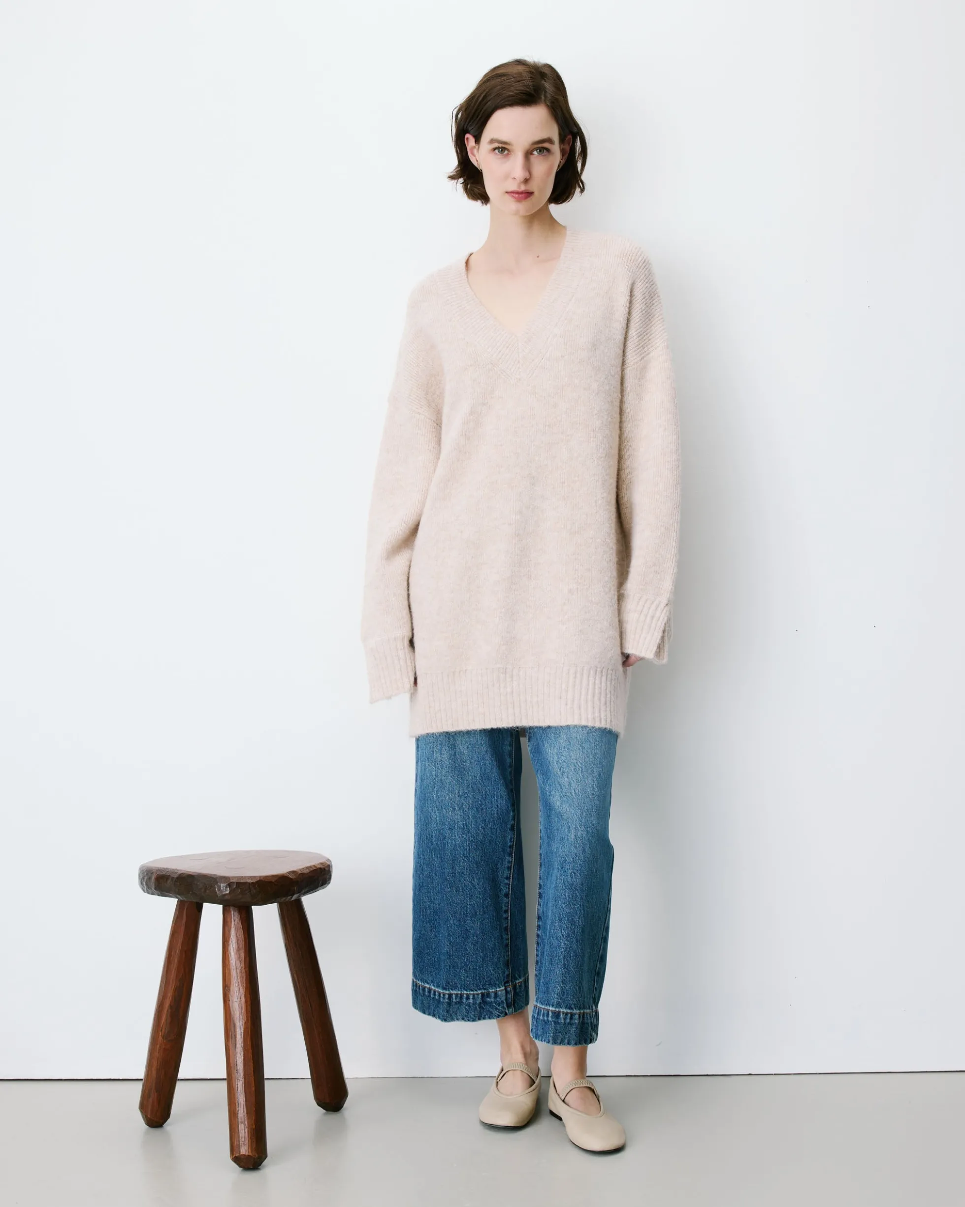 Robe pull courte oversize col V beige Airina